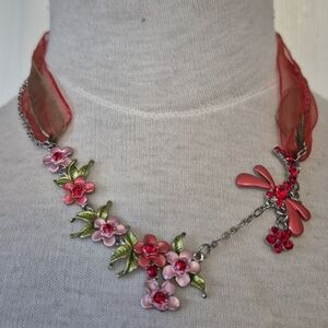 Chic Floral Necklace with Red and Pink Blooms